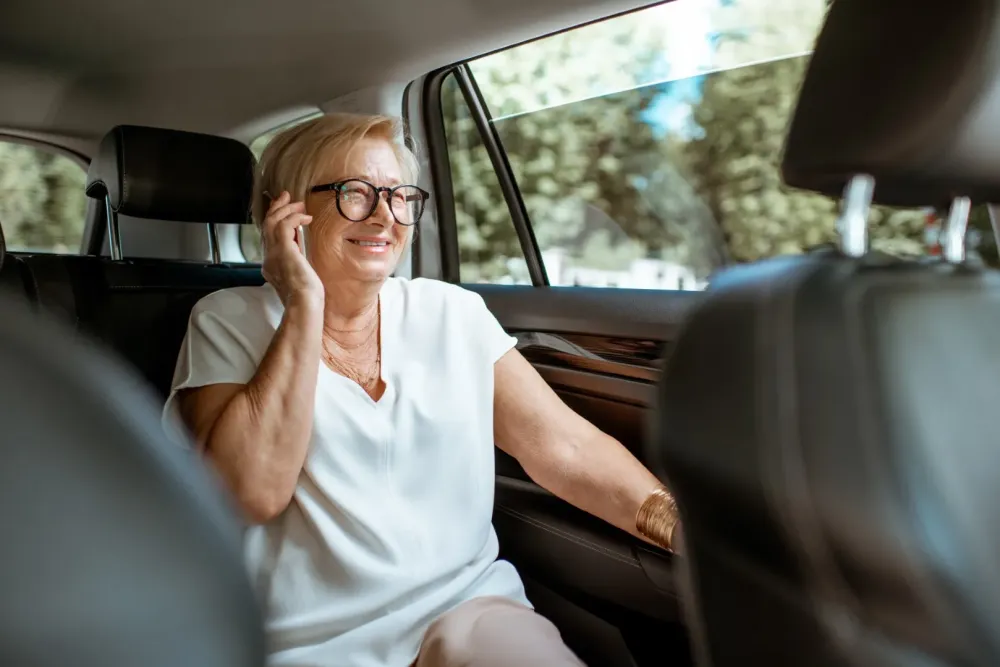 femme-telephone-voiture